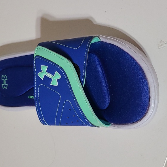 Under Armour Sandles Size 8 - Picture 4 of 9